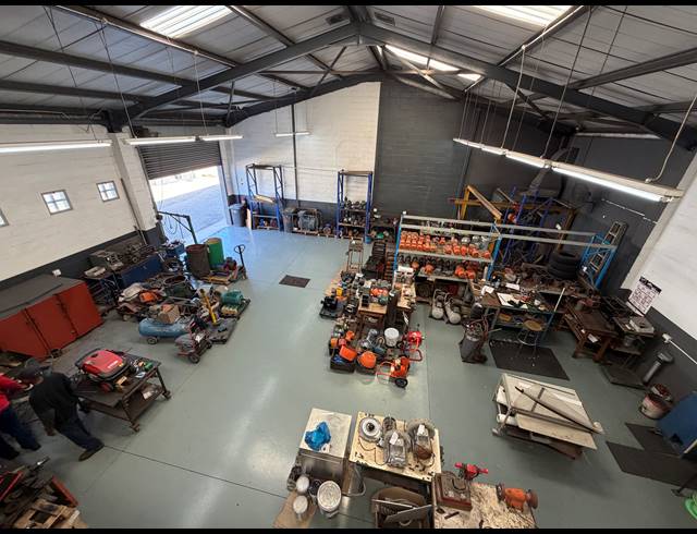 420M² WAREHOUSE TO LET IN EPPING INDUSTRIAL